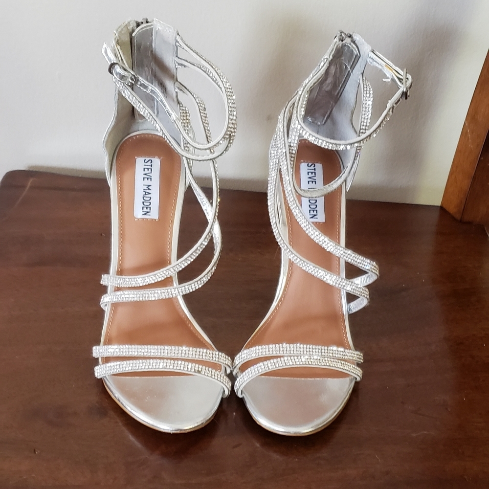Steve Madden Fiffi Silver Strappy Heels Sz: 8.5